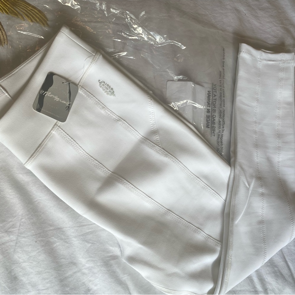 NWT FP Movement by Free People White Leggings size S - Picture 2 of 5